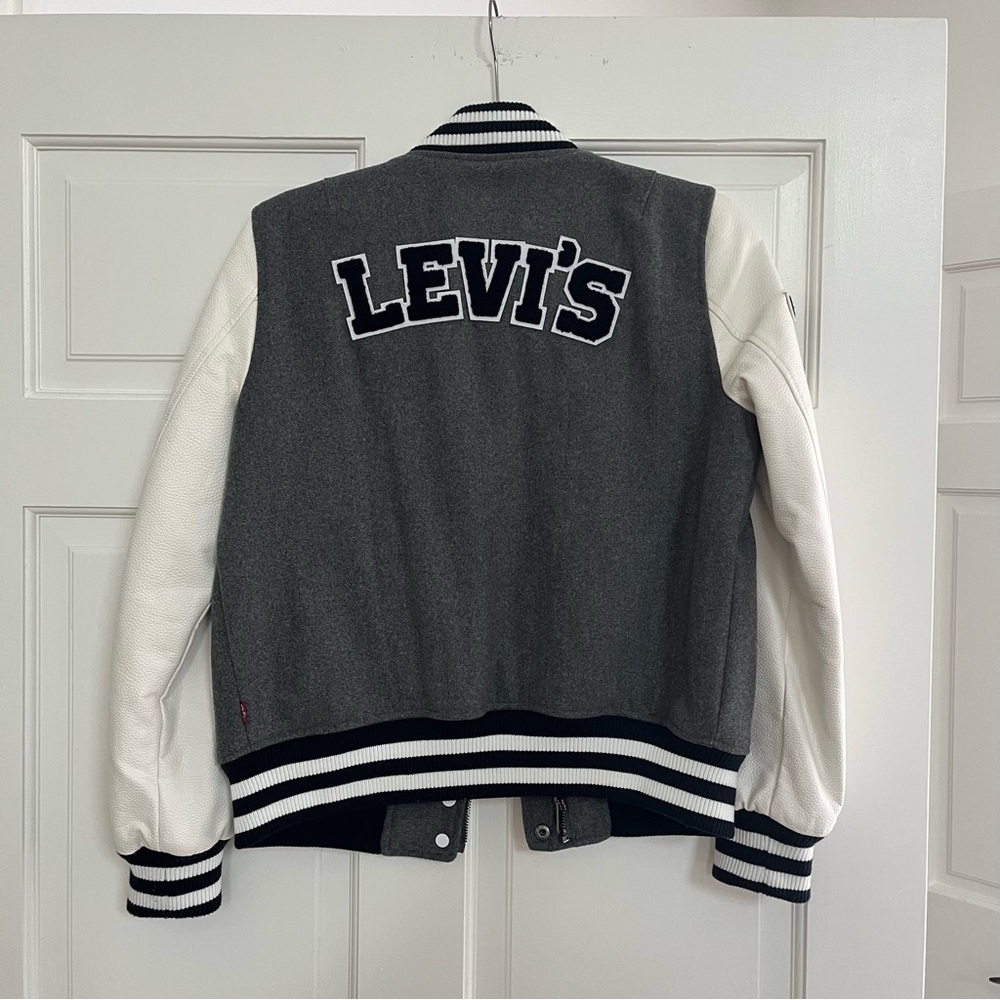 LIKE NEW Levi’s Leather Varsity Bomber Jacket - Picture 2 of 8